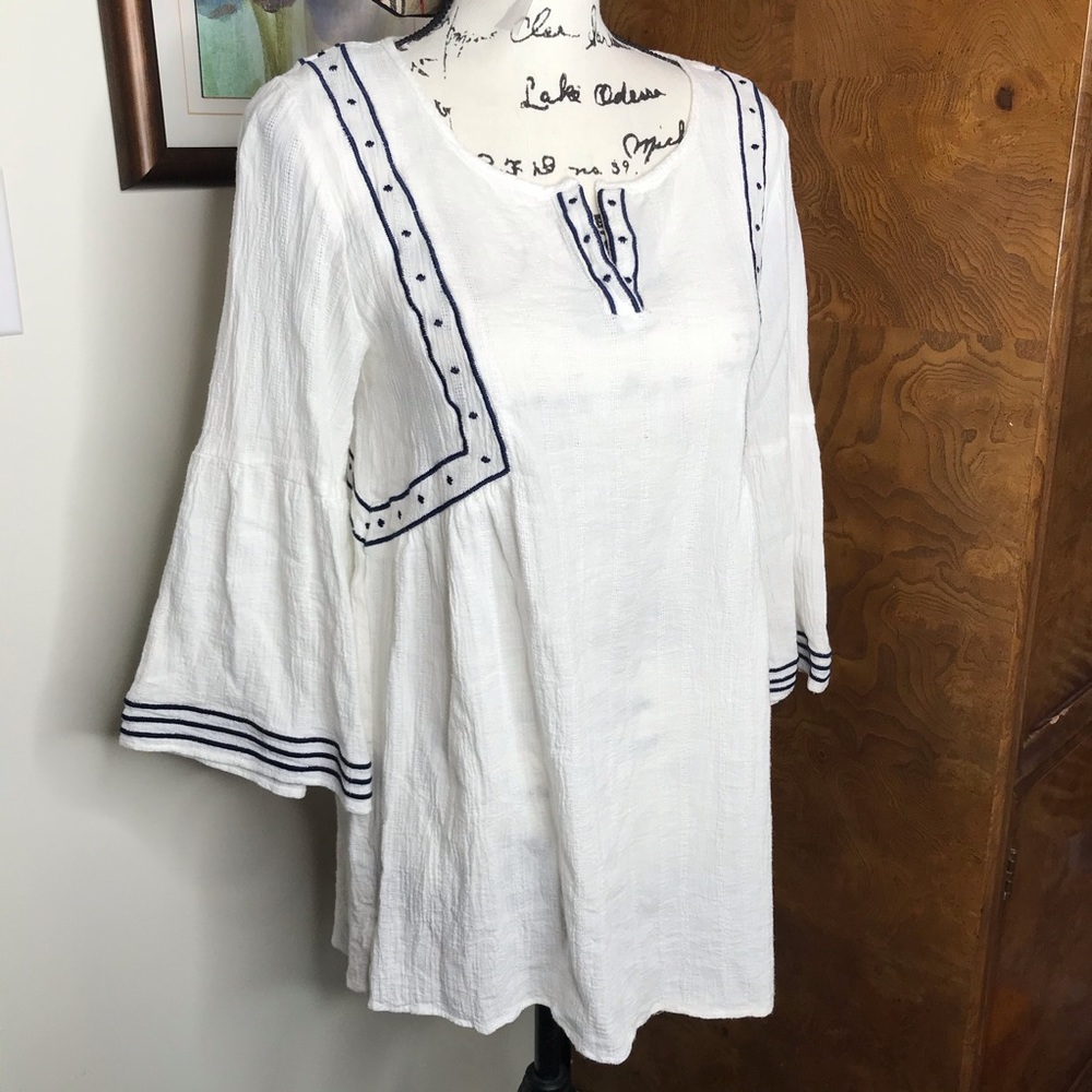 Crescent stitch top